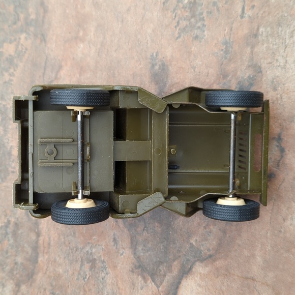 1965 Mini Tonka Pressed Steel No. 40 Jeep Commander - Picture 7 of 12